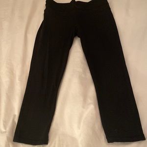 Lulu lemon women’s black Capri leggings